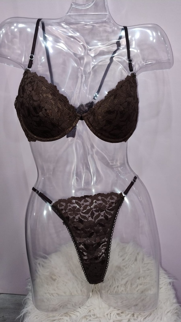 Conjunto Push Up Puntilla con Tanga