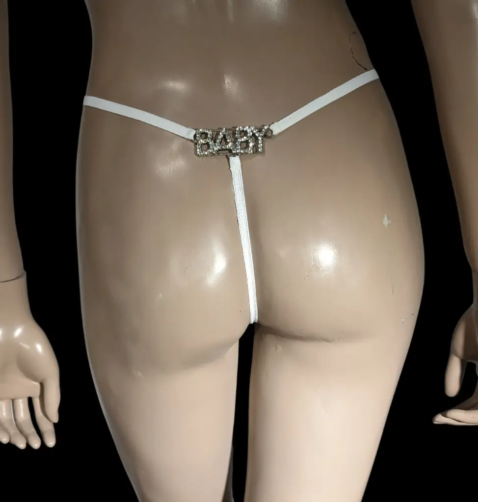 [M049BLA] Less. Strass "Baby" en Cola (Blanco)