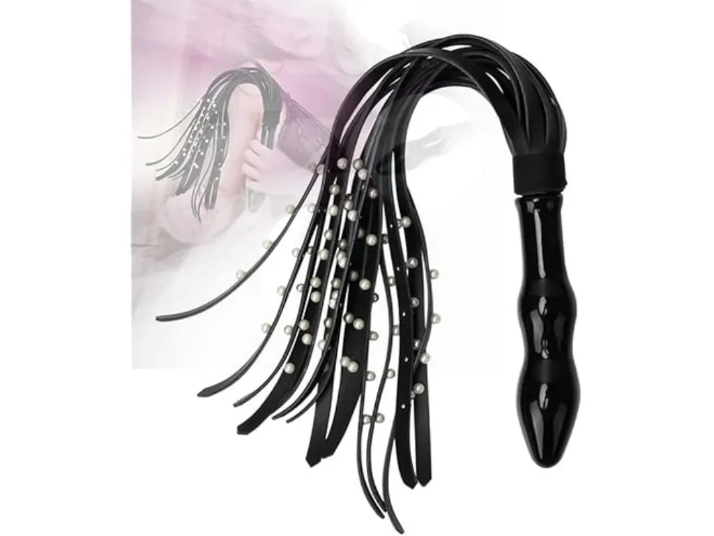 Latigo con Perlas y Mango de Dildo